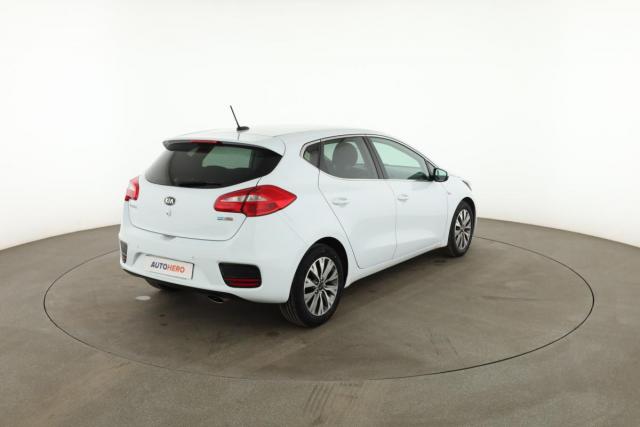 Kia Cee'D image 7