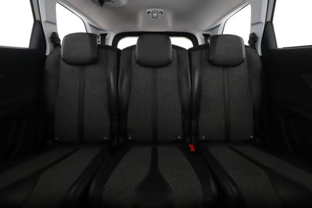 Peugeot 5008 image 9