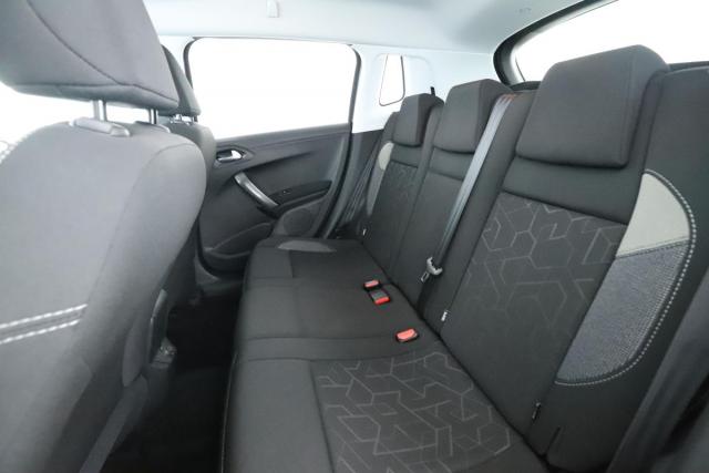 Peugeot 2008 image 3