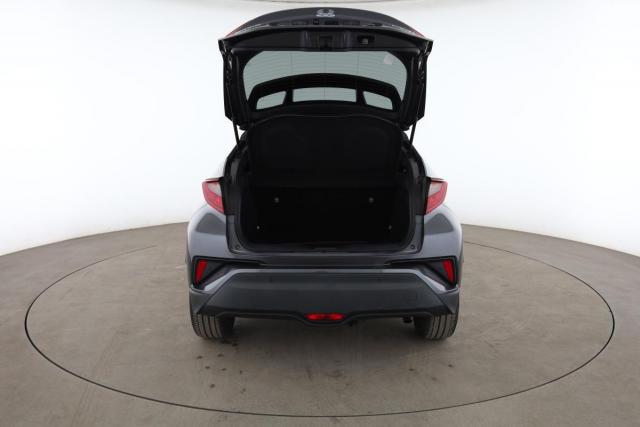 Toyota C-Hr image 9