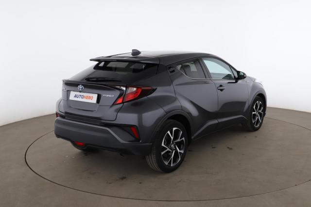 Toyota C-Hr image 8