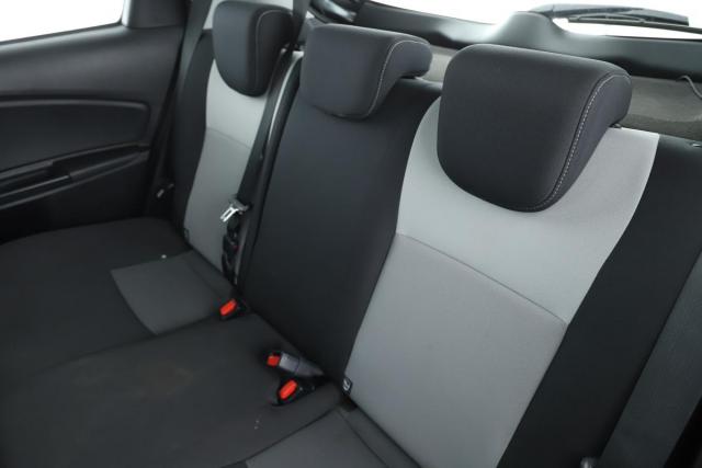 Toyota Yaris image 2