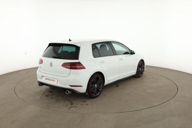 Volkswagen Golf image 6