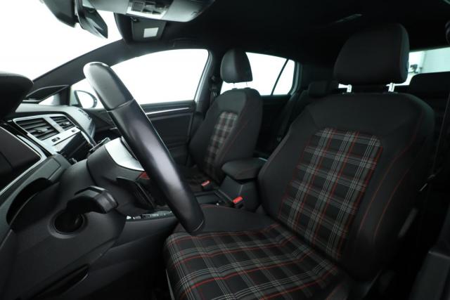 Volkswagen Golf image 7