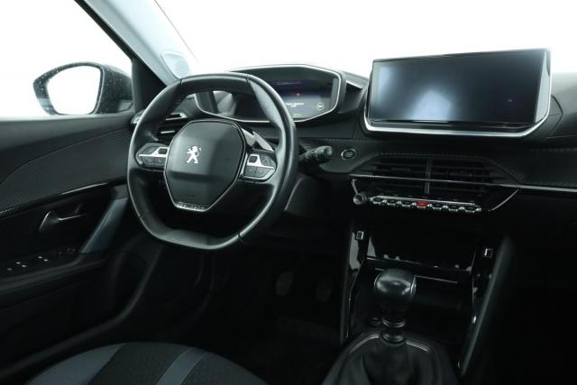 Peugeot 2008 image 2