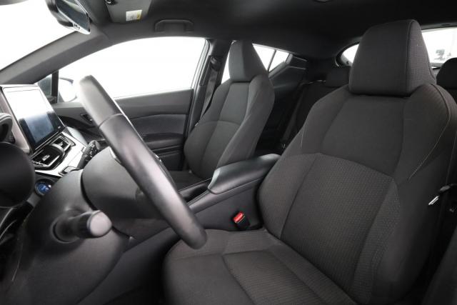 Toyota C-Hr image 9