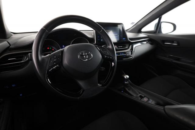 Toyota C-Hr image 2