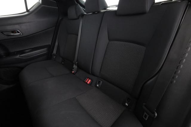 Toyota C-Hr image 5