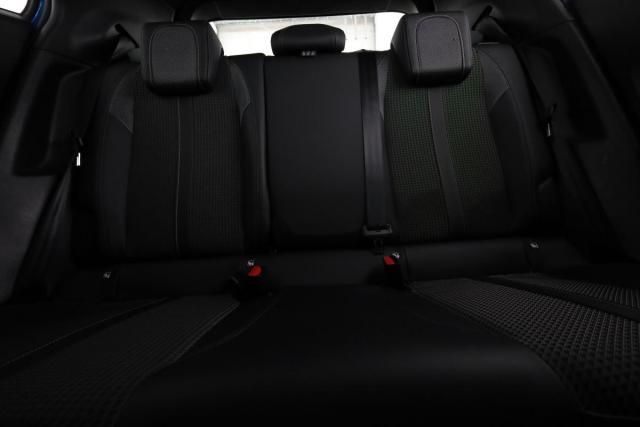 Peugeot 2008 image 8