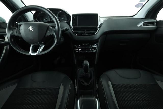 Peugeot 2008 image 2
