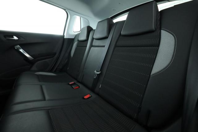 Peugeot 2008 image 9