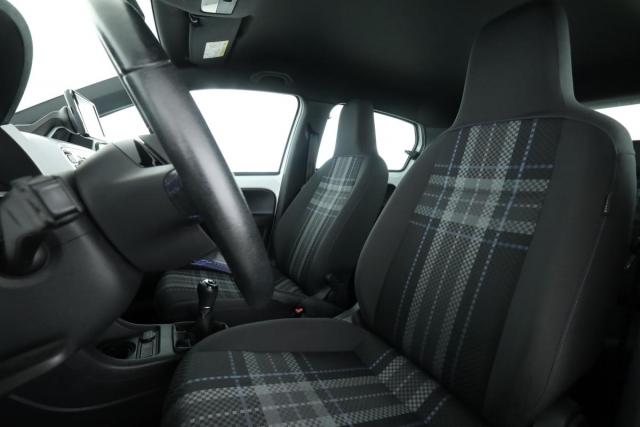 Volkswagen Up! image 6