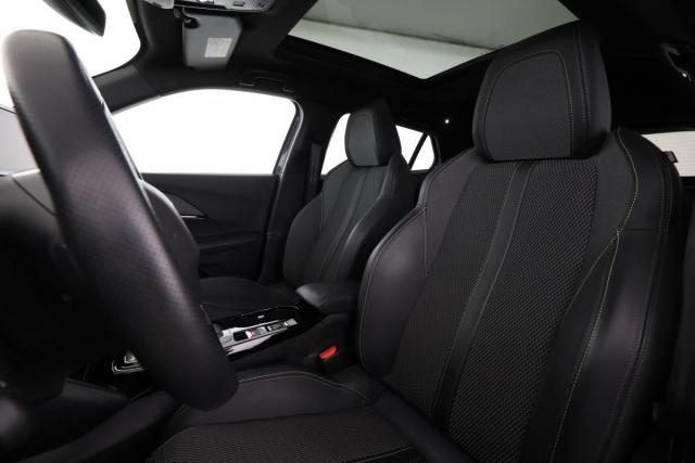 Peugeot 2008 image 3