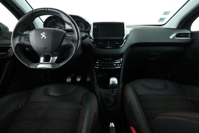 Peugeot 208 image 7