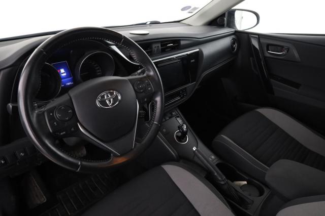 Toyota Auris image 8