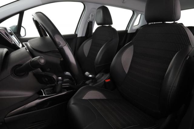 Peugeot 2008 image 9