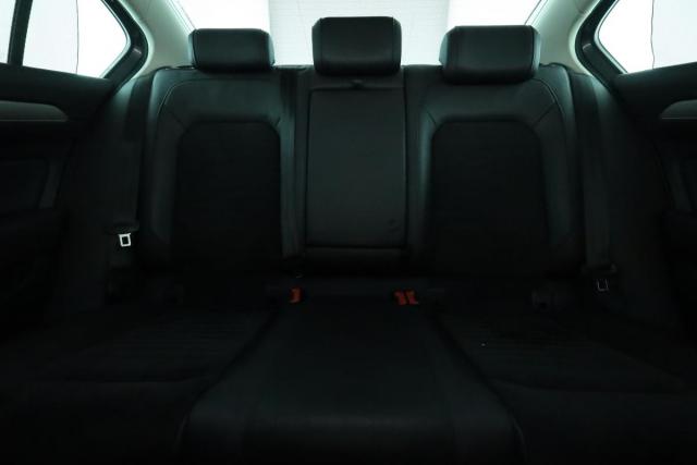 Volkswagen Passat image 4