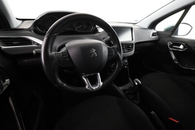 Peugeot 208 image 9