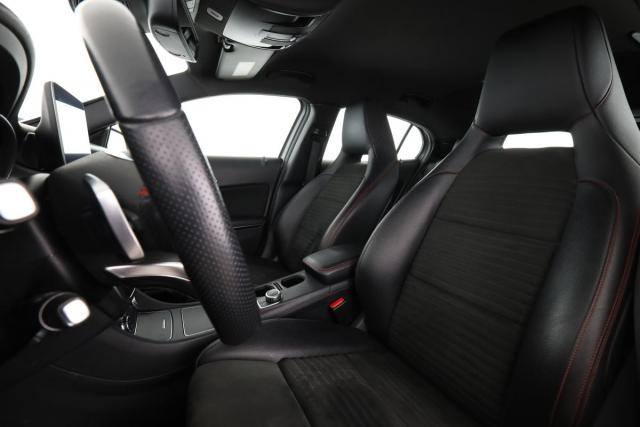 Mercedes Benz Gla image 6