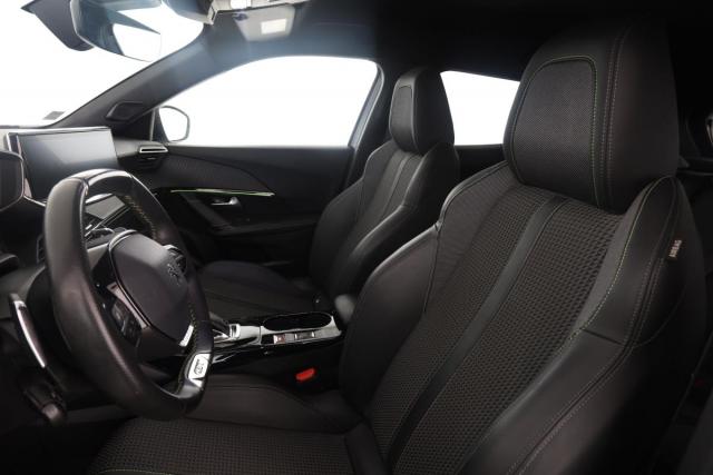 Peugeot 2008 image 2