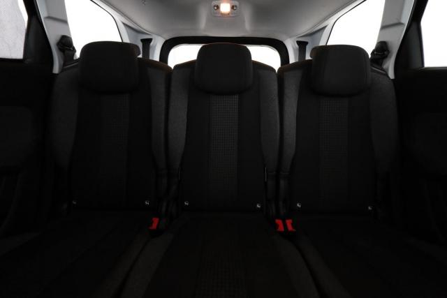 Peugeot 5008 image 8
