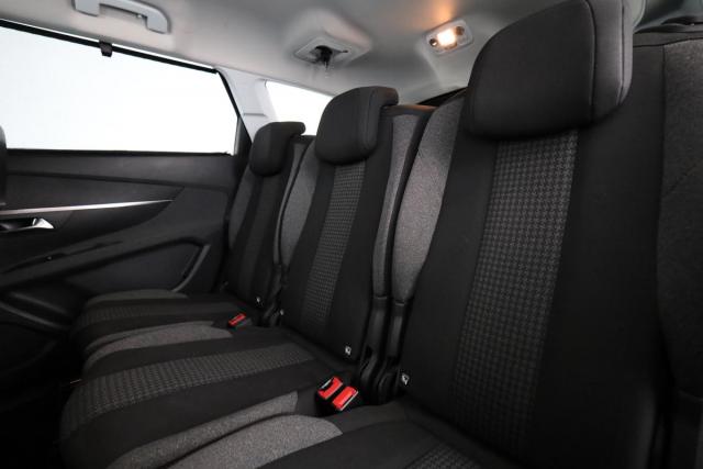 Peugeot 5008 image 2