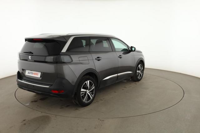 Peugeot 5008 image 2