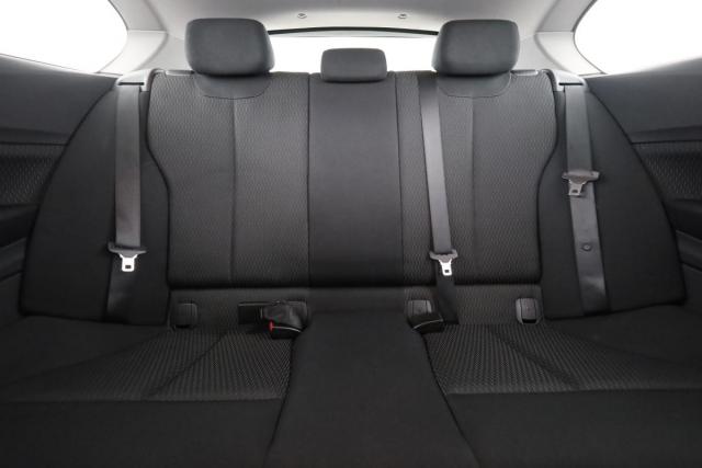 Bmw Série 1 image 9