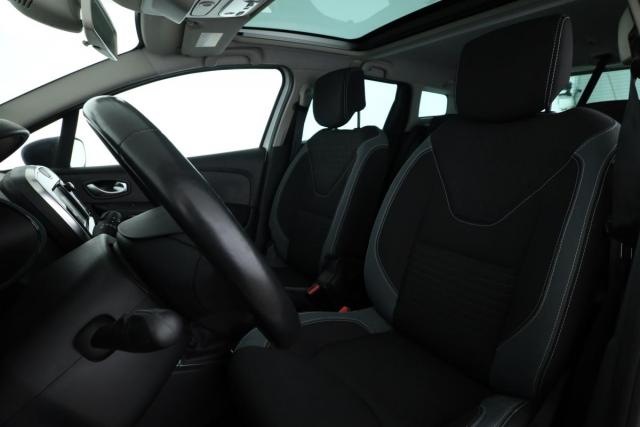 Renault Clio Estate image 8