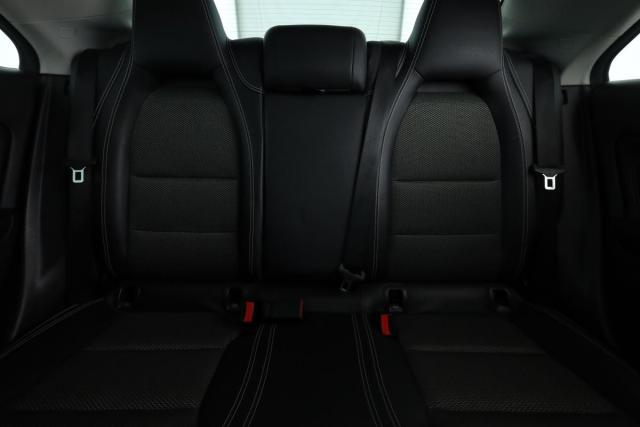 Mercedes Benz Cla image 2