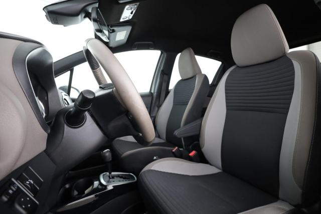 Toyota Yaris image 2