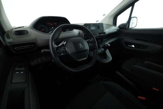 Peugeot Rifter image 1