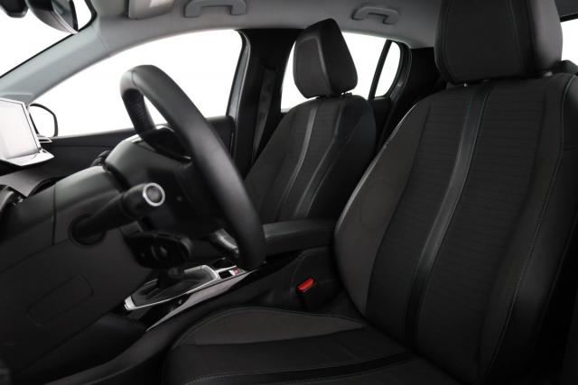 Peugeot 208 image 6