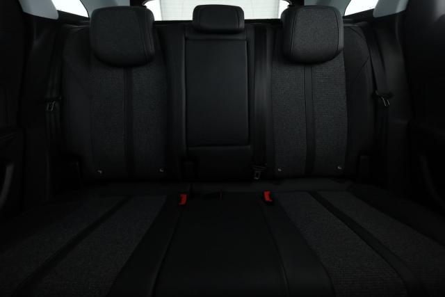 Peugeot 3008 image 2