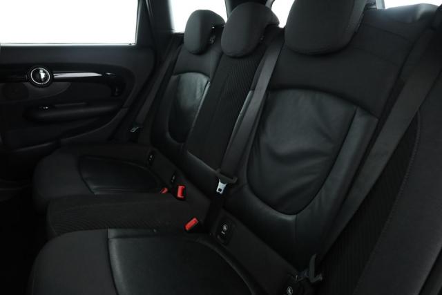 Mini Clubman image 5