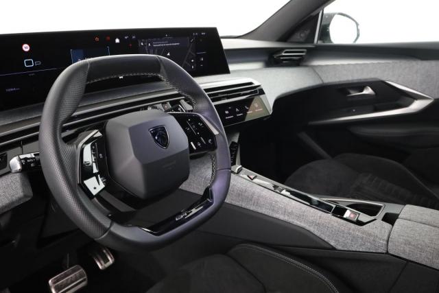 Peugeot 5008 image 2