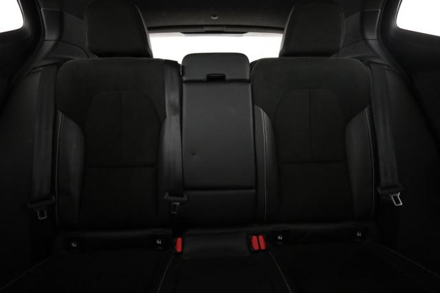 Volvo Xc40 image 9