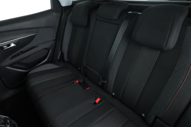 Peugeot 3008 image 8