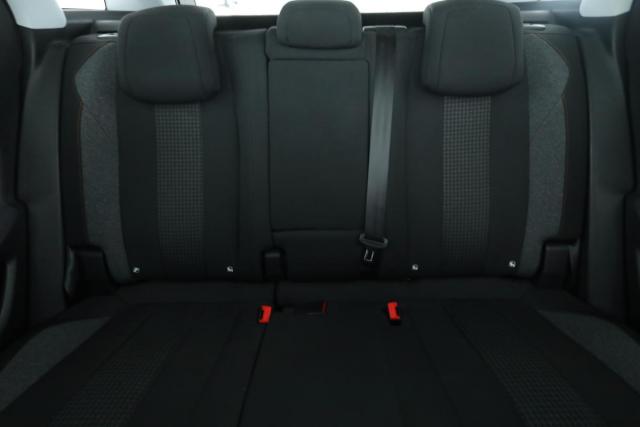 Peugeot 3008 image 2