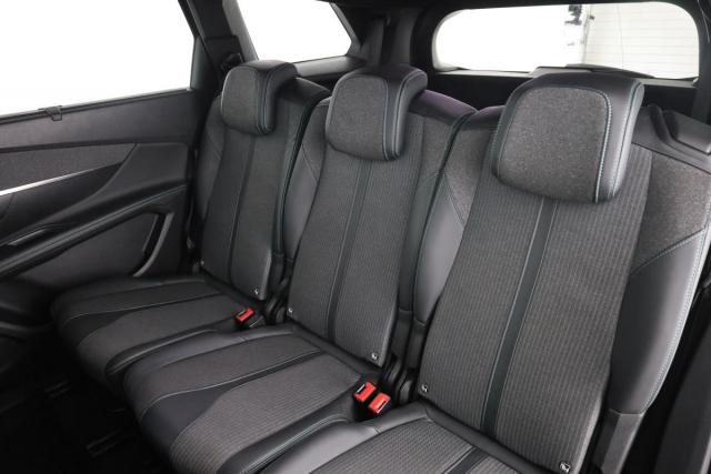 Peugeot 5008 image 2