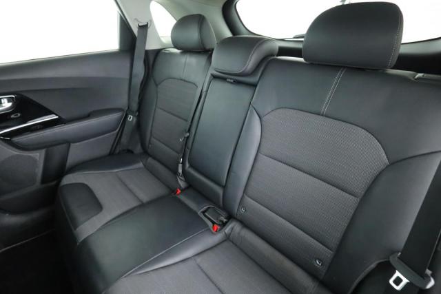 Kia Niro image 6