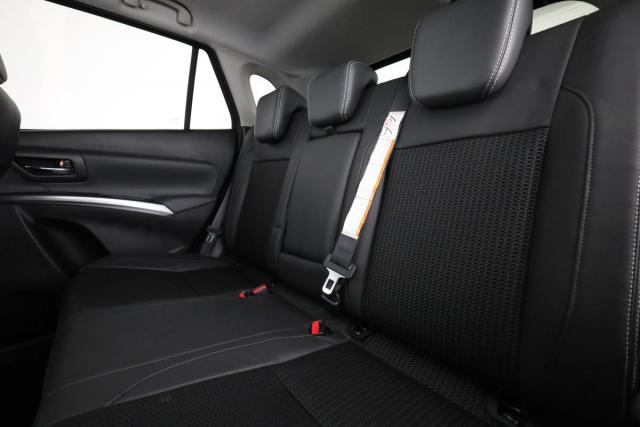 Suzuki S-Cross image 6