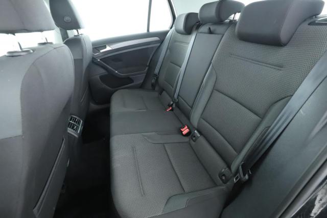 Volkswagen Golf image 3