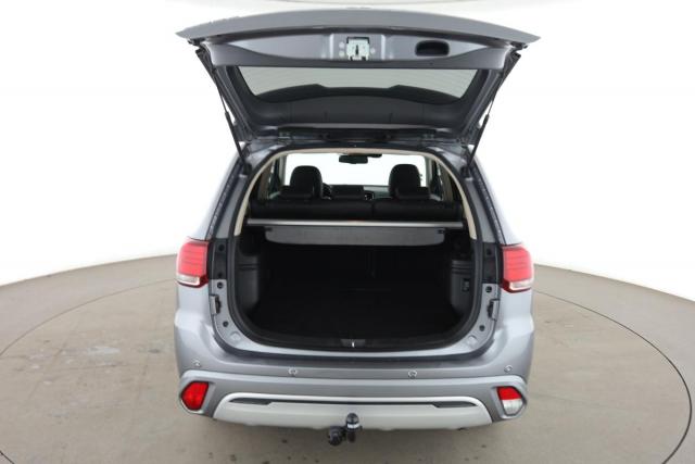 Mitsubishi Outlander image 3