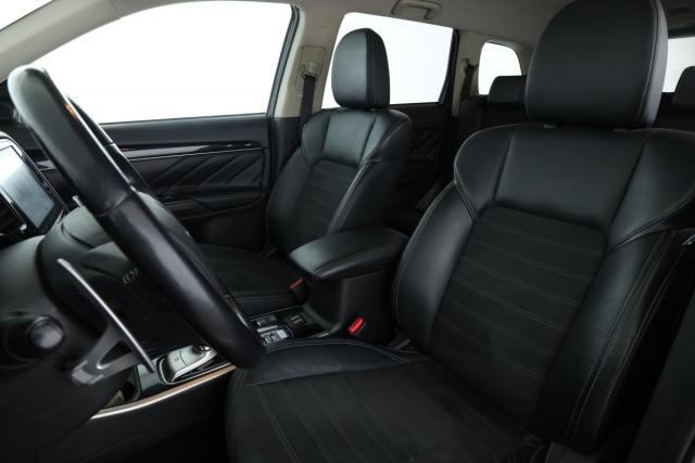 Mitsubishi Outlander image 7