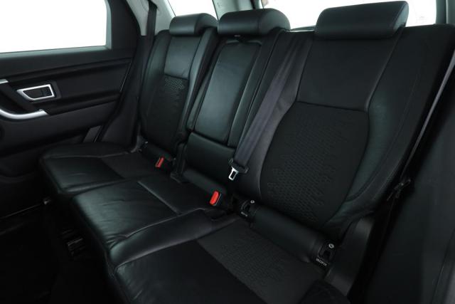 Land Rover Discovery Sport image 9