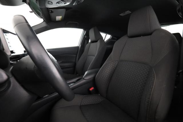 Toyota C-Hr image 6