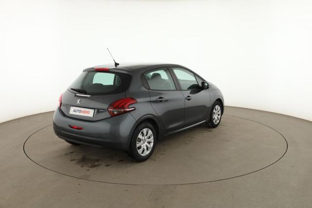 Peugeot 208 image 3