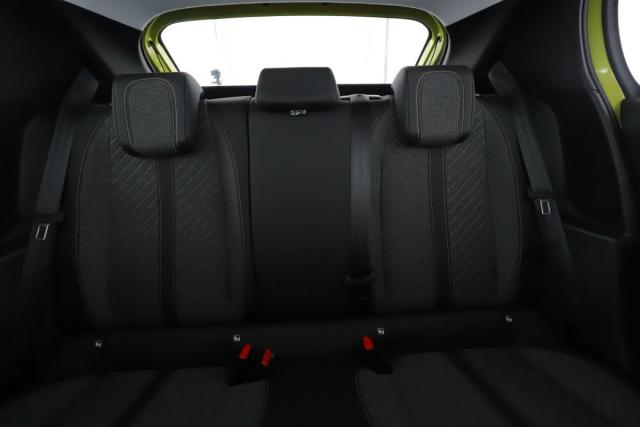 Peugeot 208 image 8