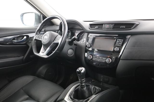Nissan X-Trail image 1